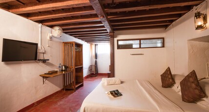 Zostel Coorg (Madikeri) Room Type - Deluxe Room in independent villa (lower-ground floor)
