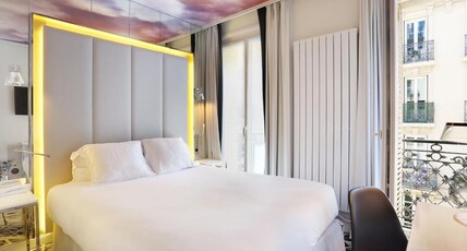 Nouvel Hotel Eiffel Paris Room Type - Deluxe Double Room