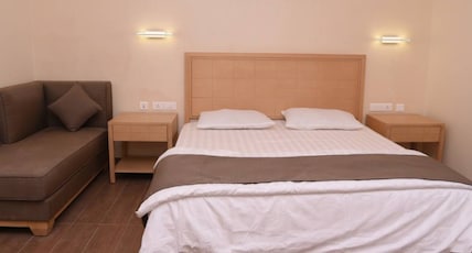 BABU & BABU MICE CONVENTION Room Type - 1 Bedroom Suite with Fields View BABU & BABU MICE CONVENTION Room Type - 1 Bedroom Suite with Fields View
