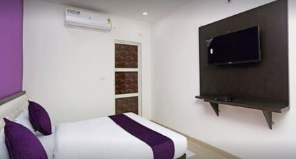 WHITE OAK HOTEL AND RESTAURANTS Room Type - Deluxe Room