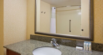 Hampton Inn & Suites by Hilton Lino Lakes Room Type - 2 QUEEN BEDS NONSMOKING