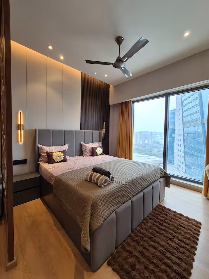 The Opulent By Aura Studios 12th Floor City View - Tap to explore photos