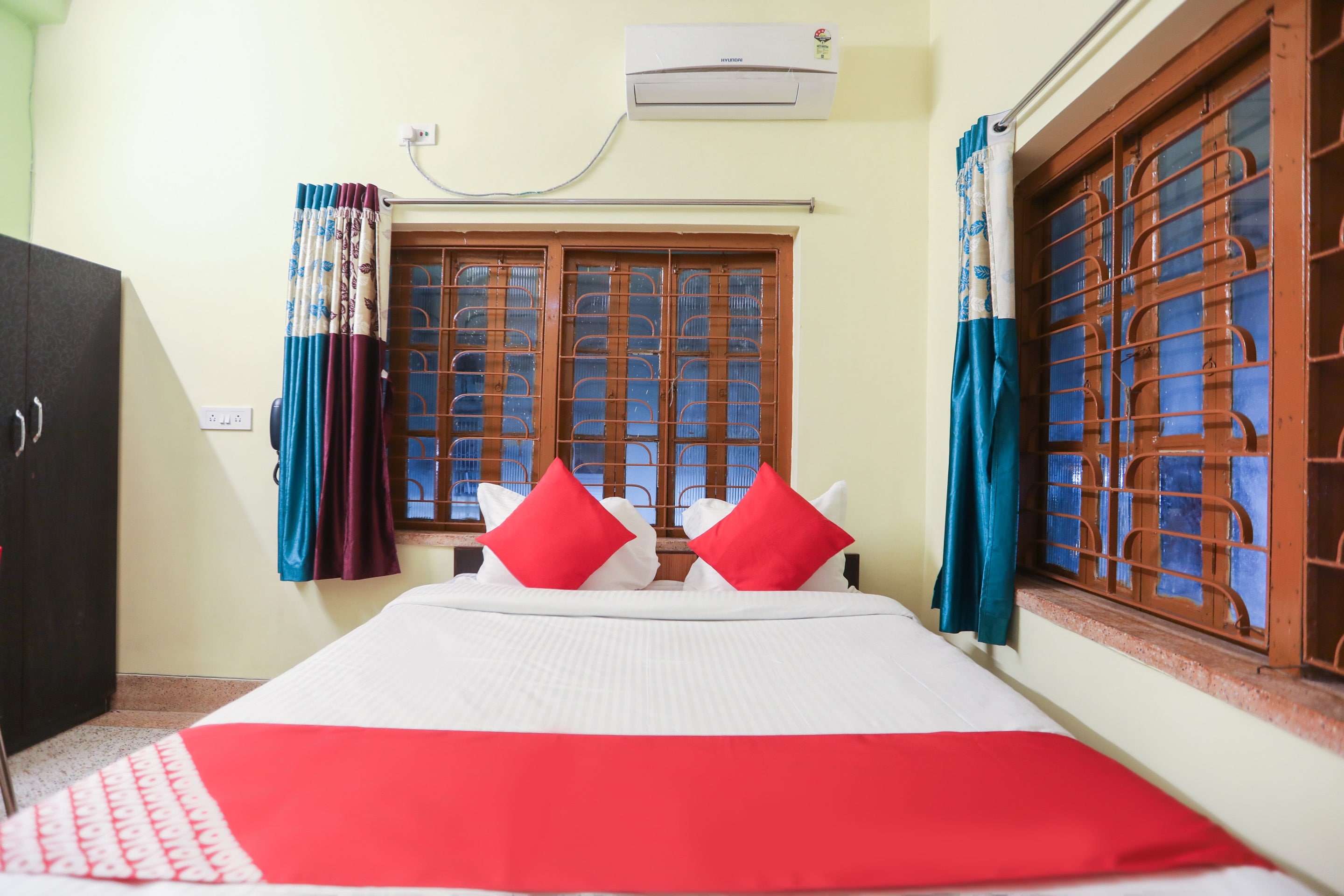 Hotel O PG Guest House - Tap to explore photos