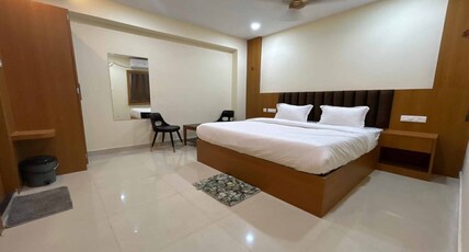 Hotel Leo Bhubaneswar Room Type - Super Suits with King Bed
