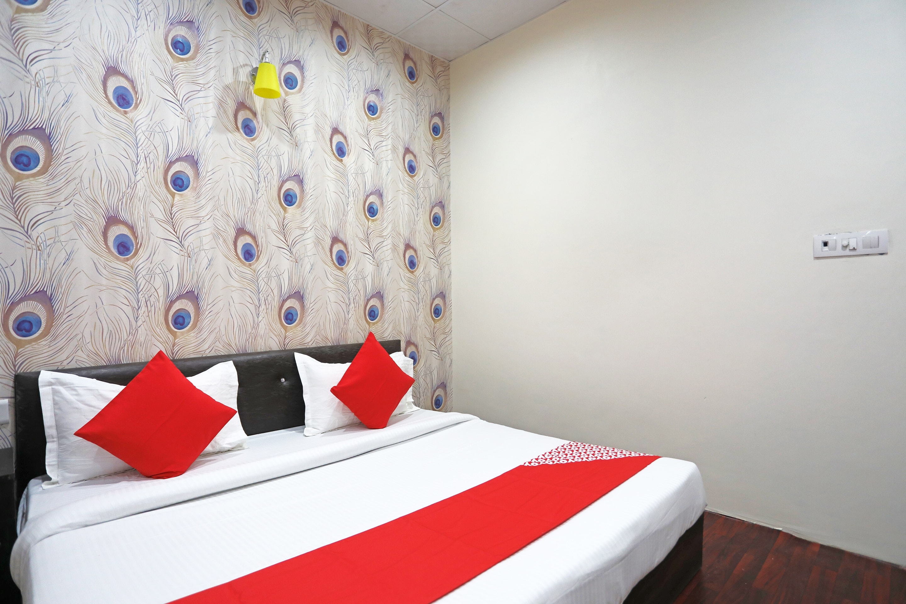 Hotel O Platinum Inn - Tap to explore photos
