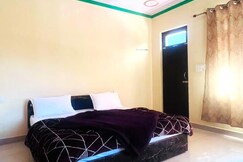 Yash homestay kosya kutauli 1.8 km In kainchi dham