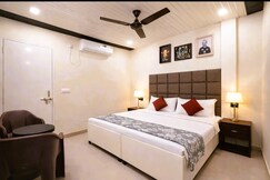 HOTEL GOLDEN LOTUS INN