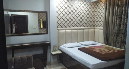 Hotel Brown Room Type - Deluxe Room Hotel Brown Room Type - Deluxe Room