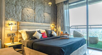 Dimerro Stays Supernova Room Type - Supernova Prestige Skyline View Residences (41st Floor) Dimerro Stays Supernova Room Type - Supernova Prestige Skyline View Residences (41st Floor)