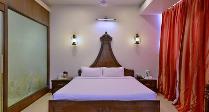 Hotel Avalon In Room Type - Avalon Superior King Bed Room