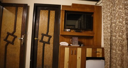 Hotel Krishiv Residency Room Type - Deluxe Room -