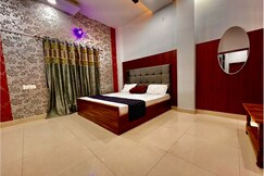 Address of Hotel Girdhari Varanasi