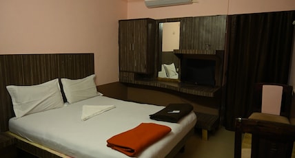 Raghava Guest House Room Type - Standard AC Room Raghava Guest House Room Type - Standard AC Room