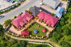 Address of The Cedrus Resort.