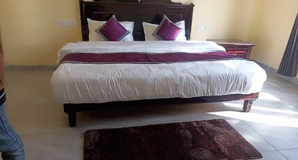 The Luv Hill Hotel And Cafe Room Type - Deluxe Room
