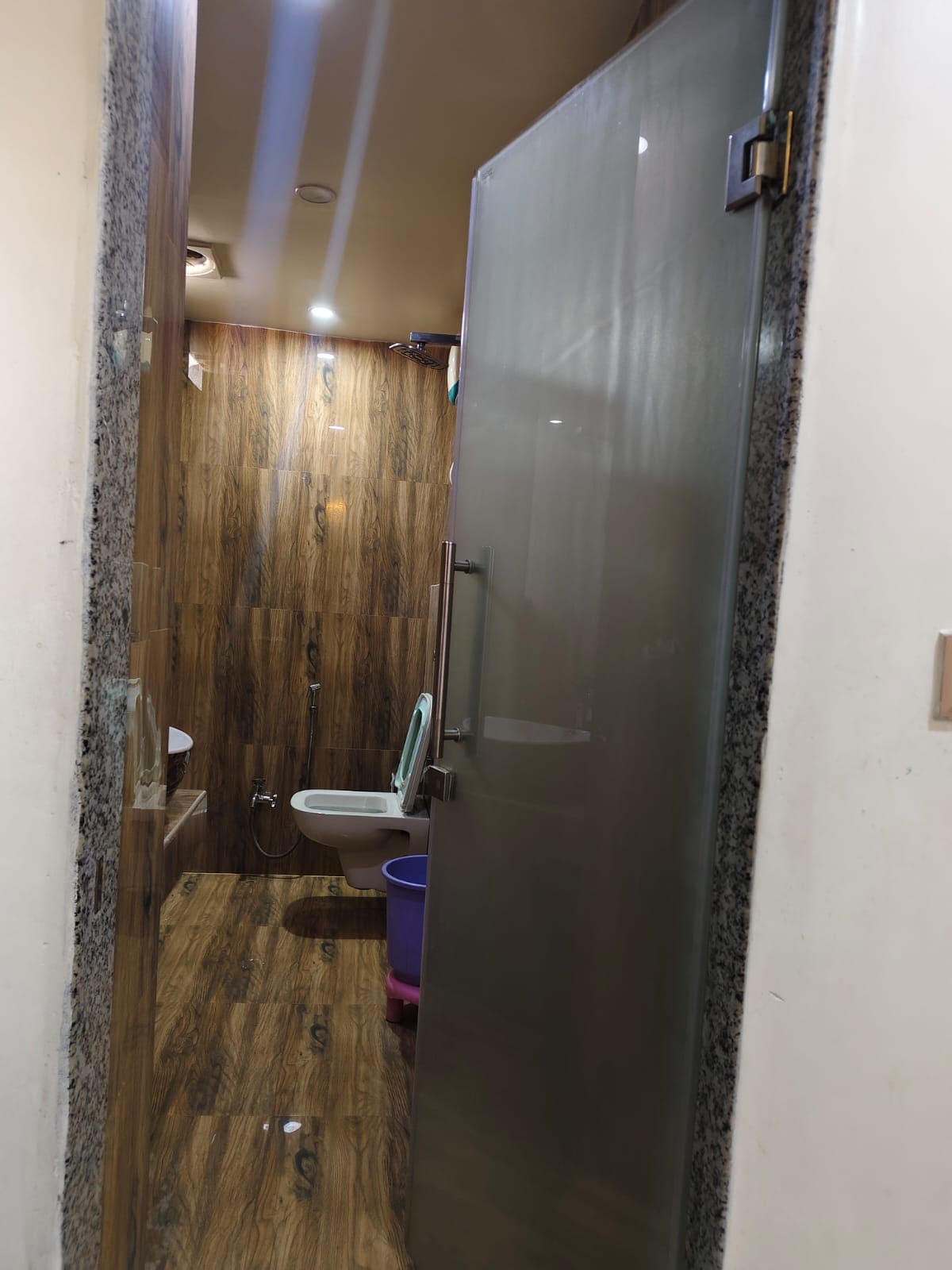 The Kashi Iconic Guest House - Tap to explore photos