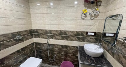 Mayna Hotel And Banquet Room Type - SUPER DELUXE ROOM