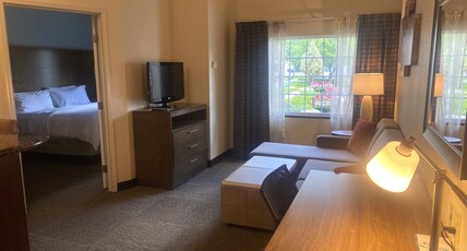 Staybridge Suites GREAT FALLS Room Type - 1 Bedroom Suite 1 King Courtyard View