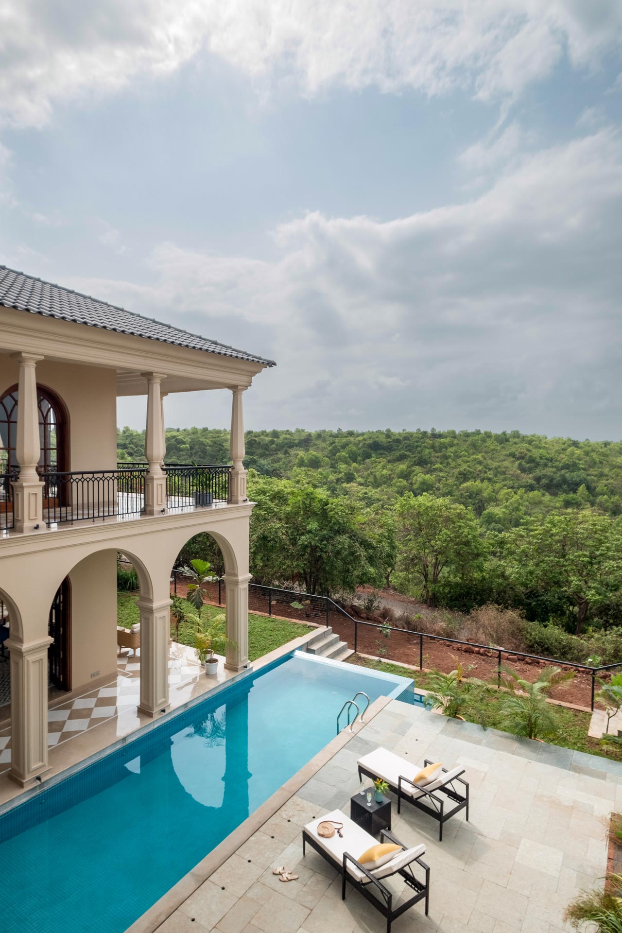 LohonoStays Villa Sacri Borod Hill7 -4 Bedroom - Tap to explore photos