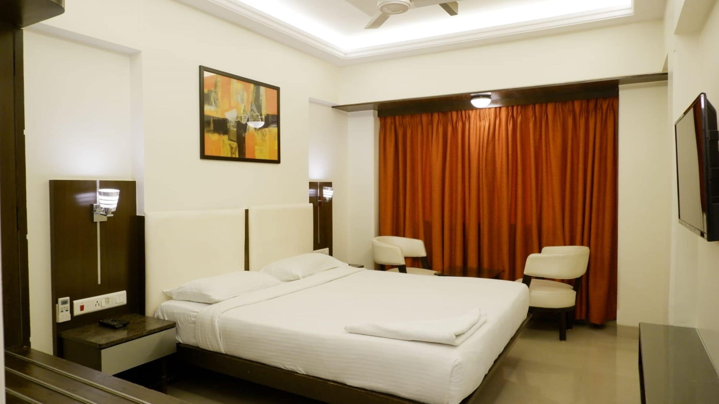 Hotel Columbus - Tap to explore photos