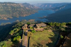 SaffronStays Gold Mist