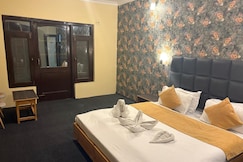 Kashmir Holiday Lodge