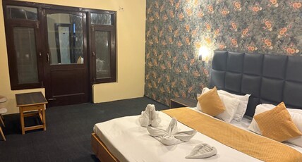Kashmir Holiday Lodge Room Type - deluxe room