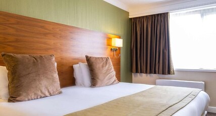 Clarion Hotel Newcastle South Room Type - 1 King Premium
