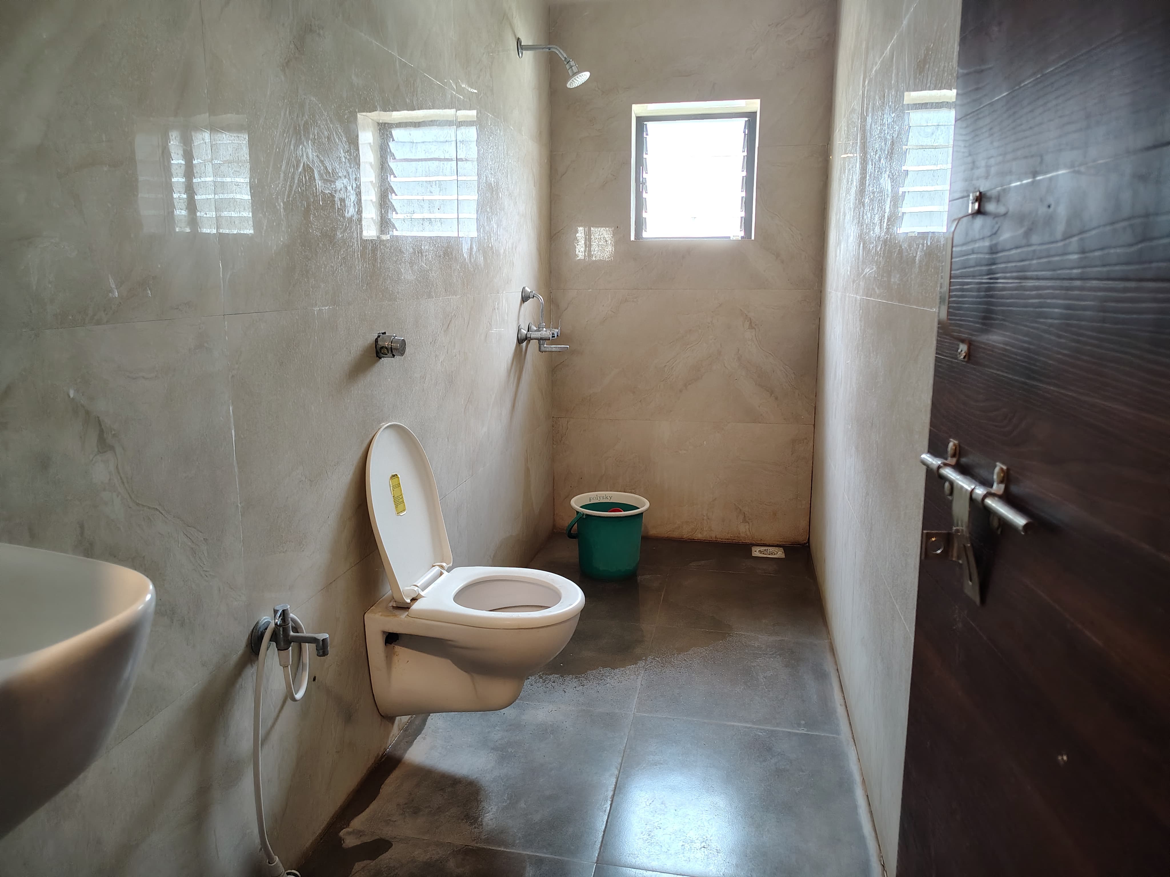 Ramkrishna Apartment - Tap to explore photos