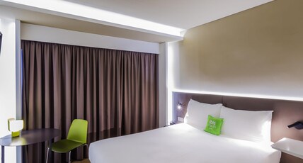 ibis Styles Lisboa Centro Marqu Room Type - Superior room with queen size bed