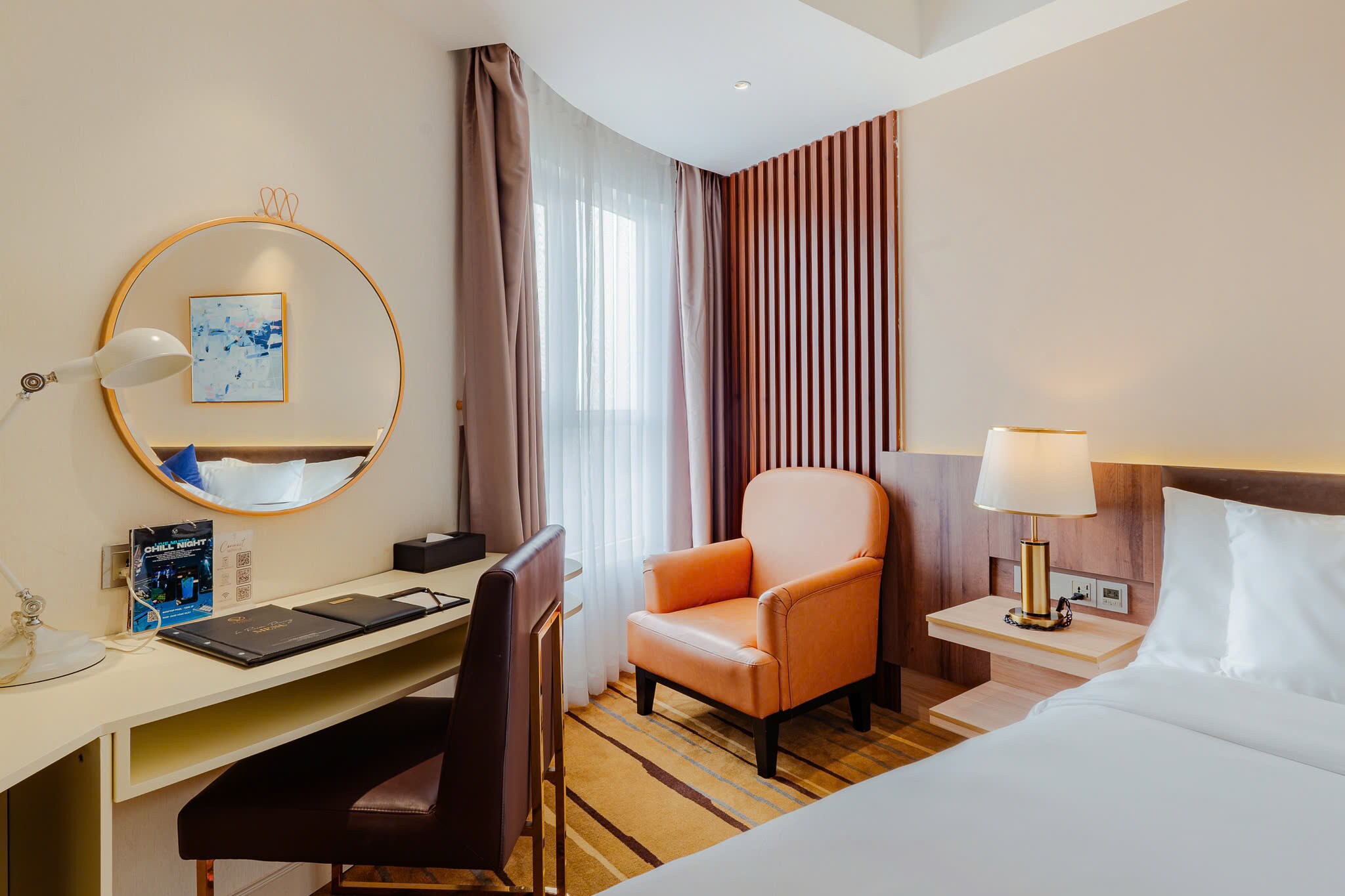 La Vela Saigon Hotel - Tap to explore photos