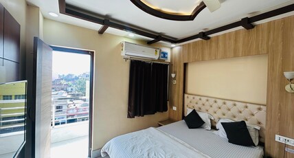 Hotel Maharaja Regency Room Type - Deluxe Room