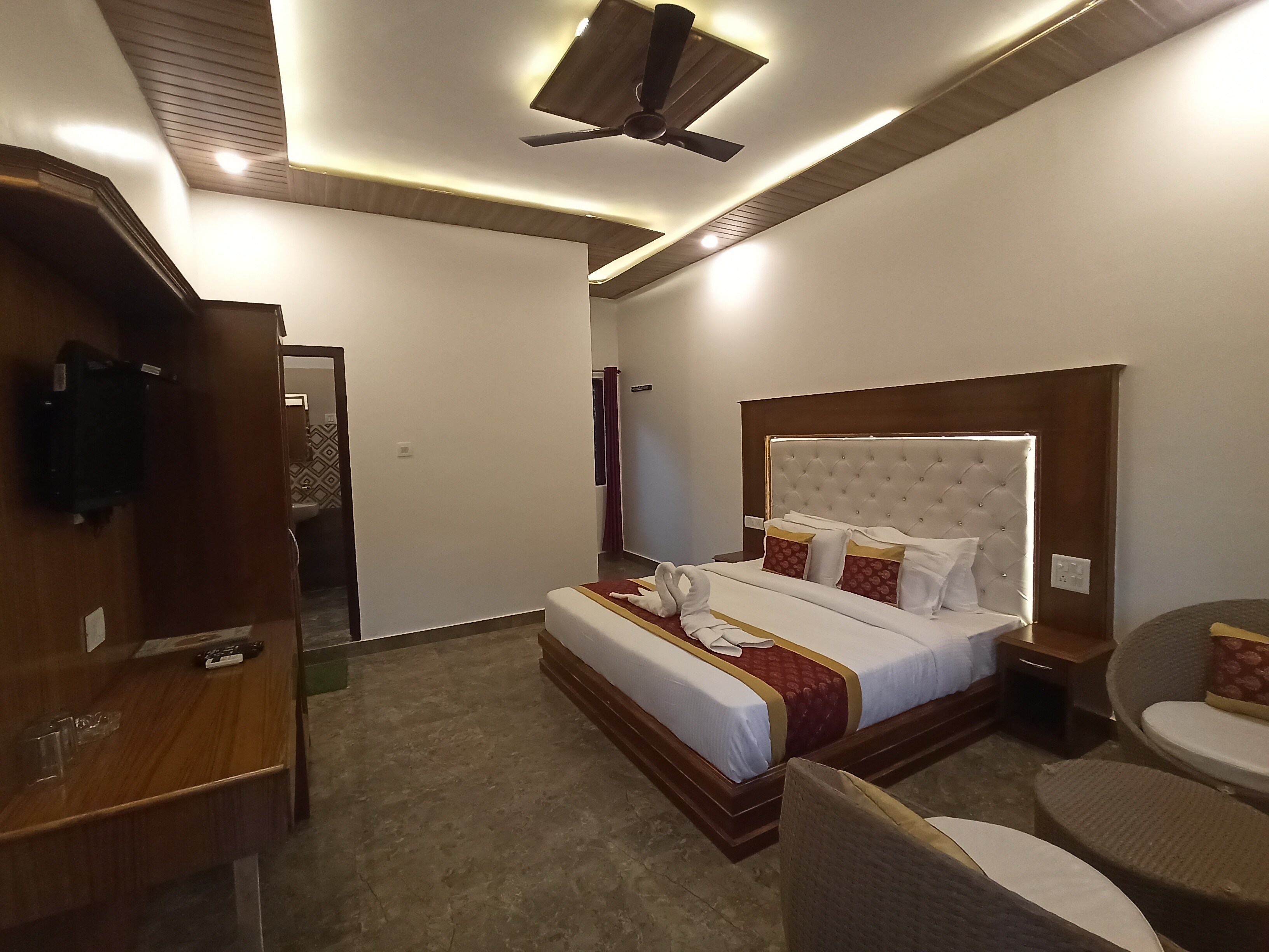 Corbett Milestone Resort - Tap to explore photos