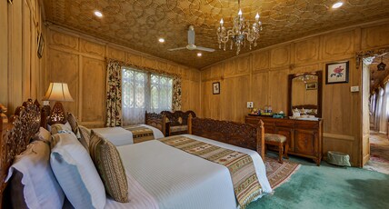 DASTAN HERITAGE HOUSEBOATS Room Type - Suite Room