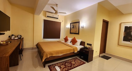 WISE OWL COMFOTEL Room Type - Executive Room(Corporate Special) with Free Wifi WISE OWL COMFOTEL Room Type - Executive Room(Corporate Special) with Free Wifi