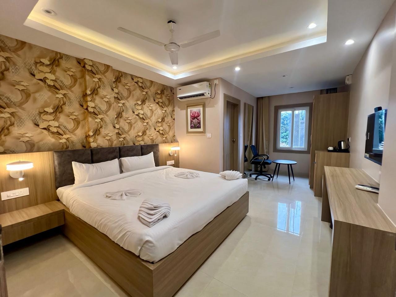 HOTEL AIRPORT VIEW - Tap to explore photos