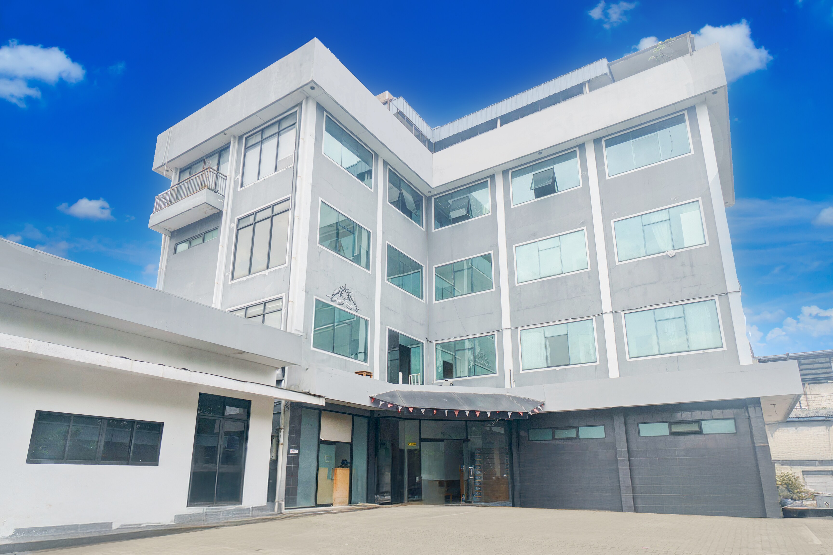Hotel O Palmerah Near Binus University Formerly Wisma Bango - Tap to explore photos