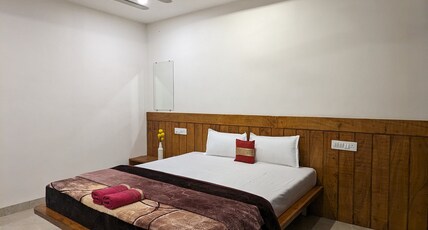HOTEL AND VILLA SAMARTH PALACE Room Type - Deluxe Room Balcony