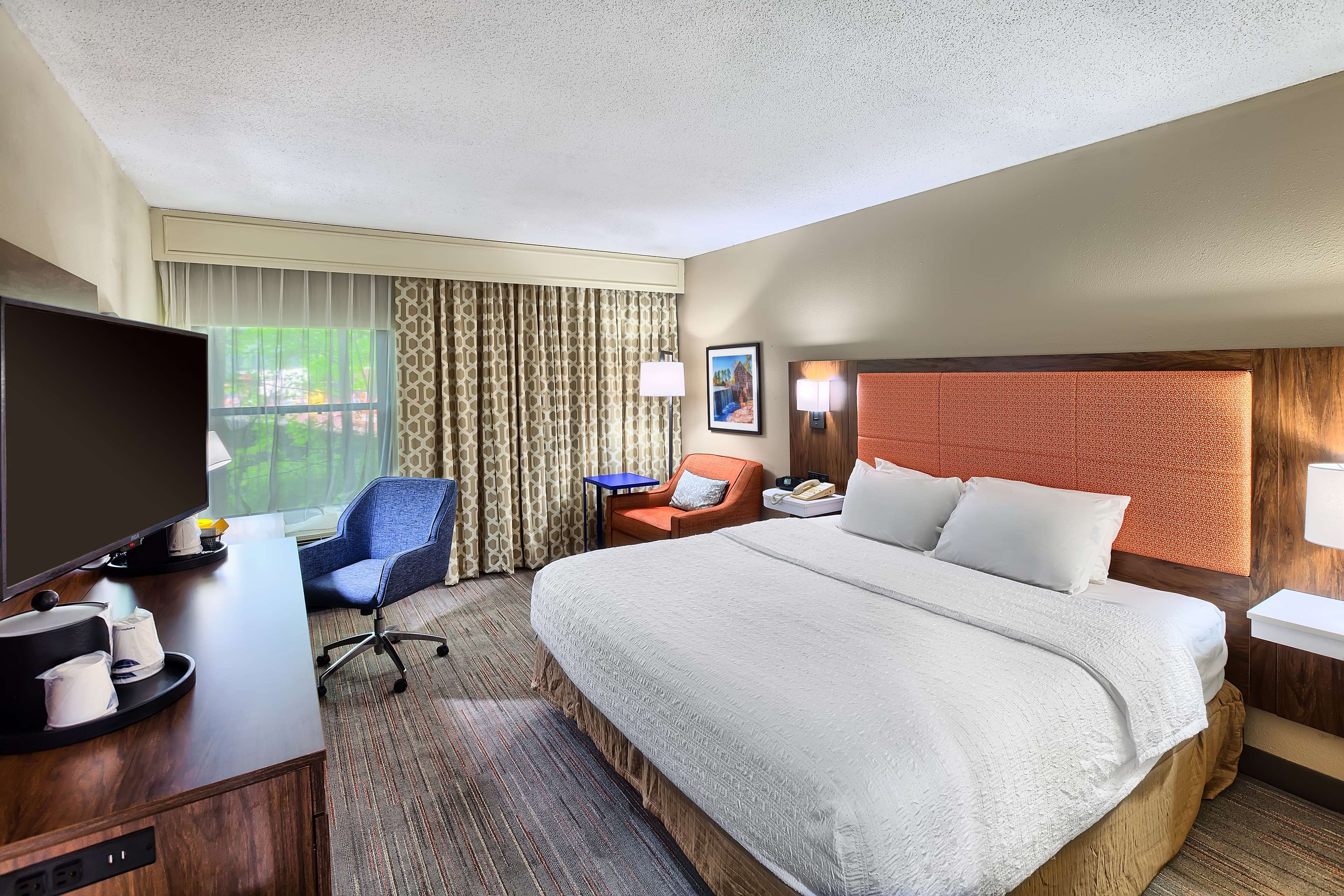 HAMPTON INN RALEIGH GARNER - Tap to explore photos