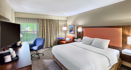 HAMPTON INN RALEIGH GARNER Room Type - 1 KING BED NONSMOKING