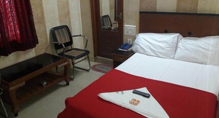 Hotel Golden Park Room Type - Deluxe Non A/c Room