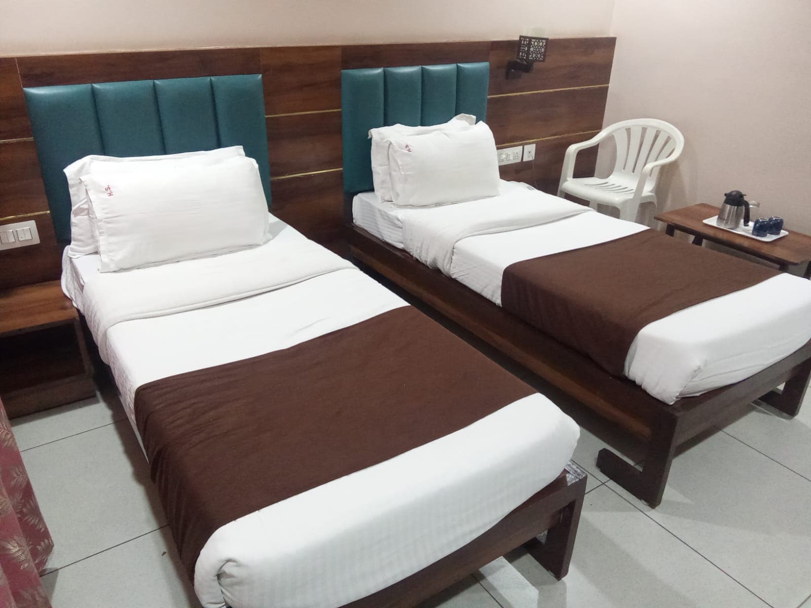 Hotel Samrat - Tap to explore photos