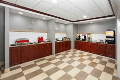 Hampton Inn & Suites Alexandria