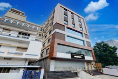 Super Townhouse Oak Public Garden Hanamkonda Formerly Vishnu Grand