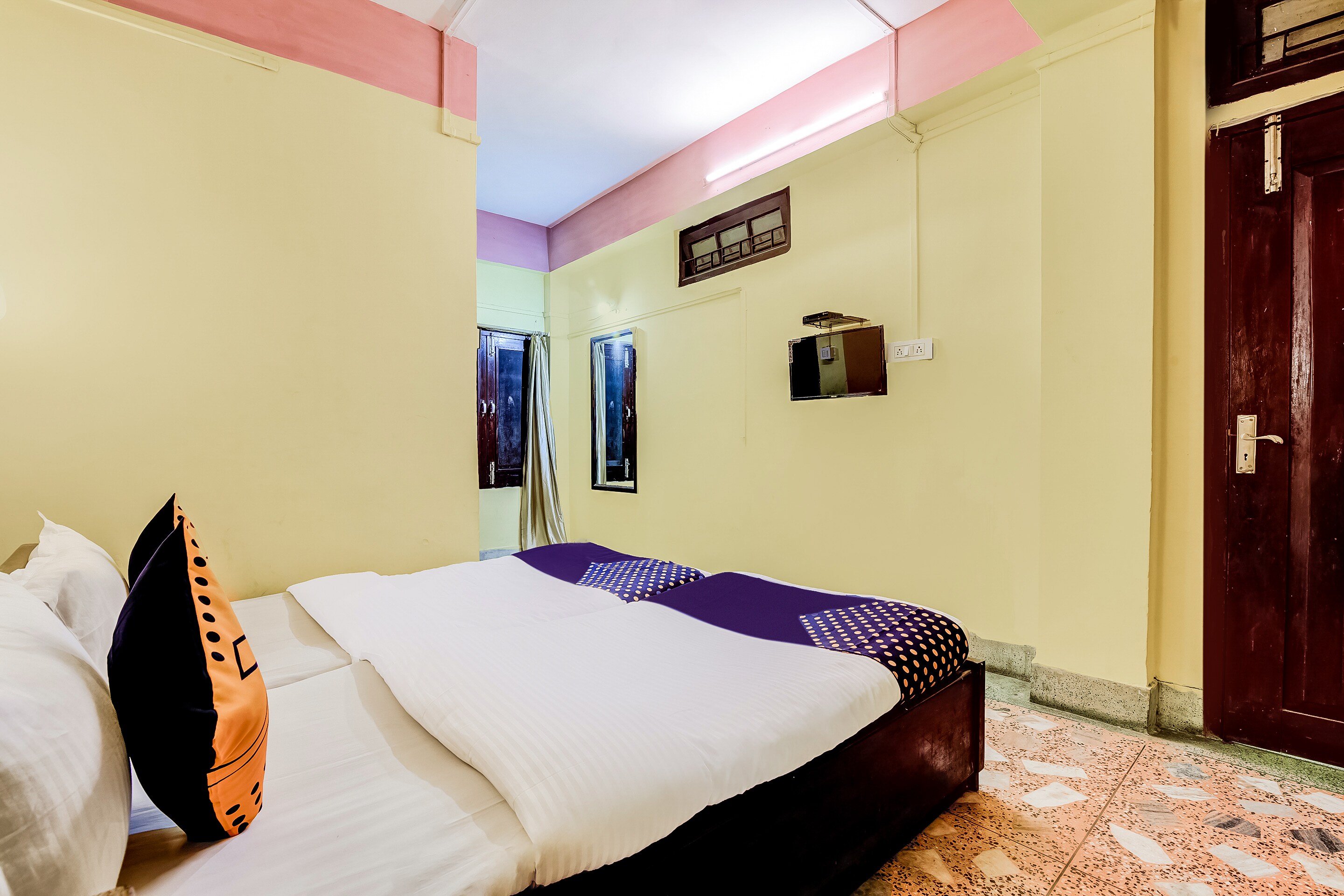 SPOT ON Durba 2 - Tap to explore photos