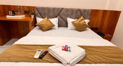 Hotel Tiwari G Heritage Room Type - Deluxe Room
