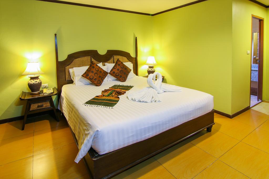 Phuphaya Resort Pattaya - Tap to explore photos