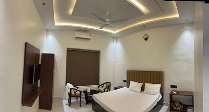 Mahaveer Dhaba Room Type - Deluxe Room with Air Conditioning
