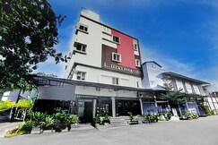 Lucky Inn & Cafe