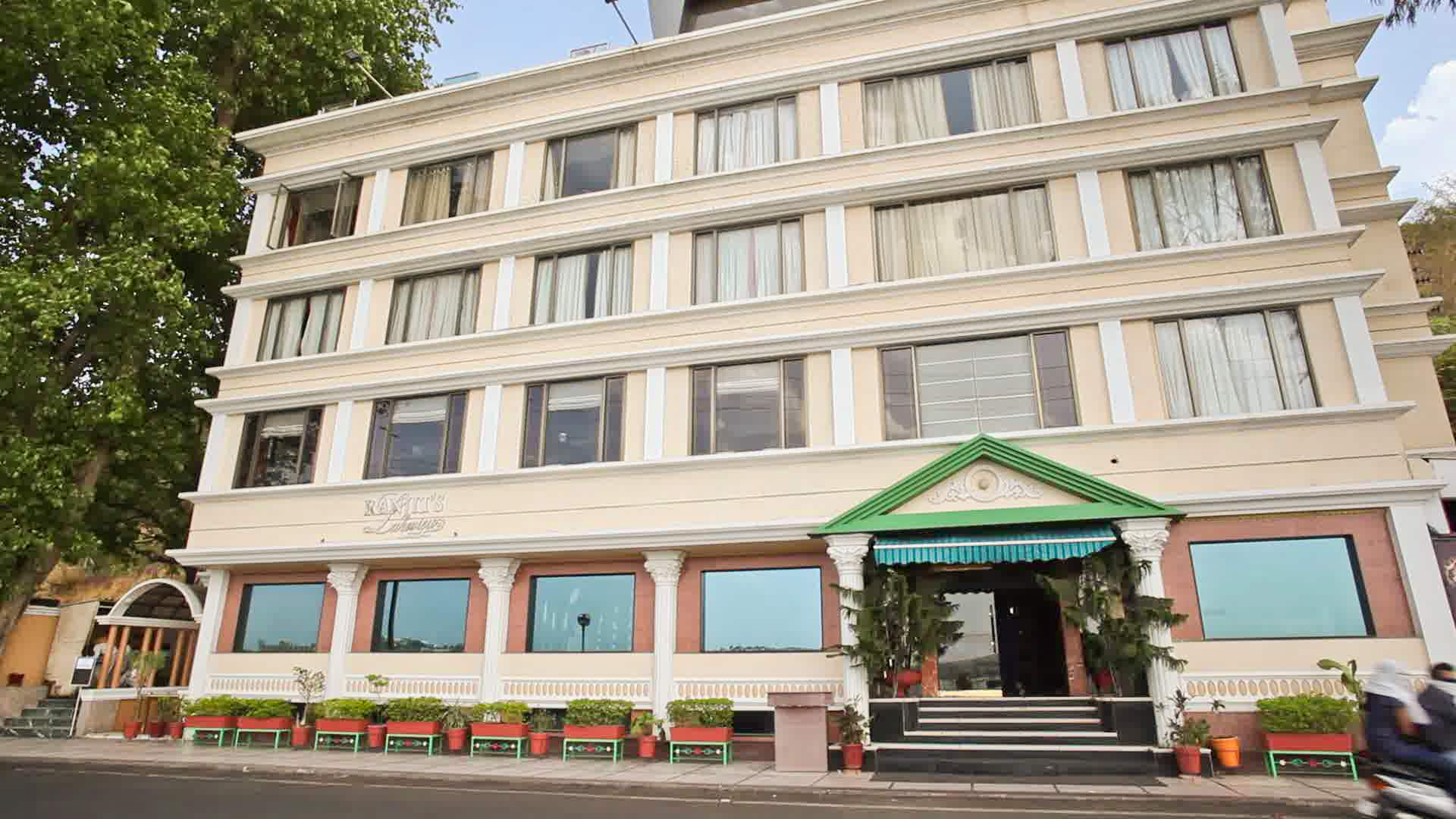 Hotel Ranjit's Lakeview - Tap to explore photos